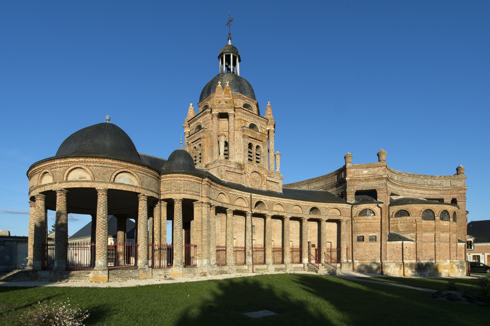 Les 7 plus impressionnants lieux de cultes catholiques de France 